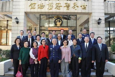 實地巡察世界警警博物館後合影